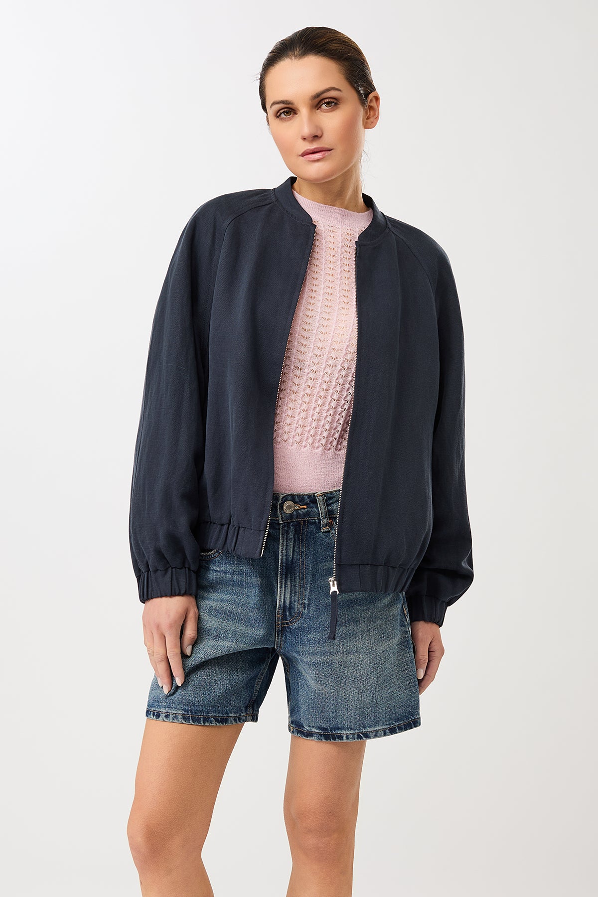 langerchen-bomberjacke-aus-tencel-blouson-in-navy-blau image 2