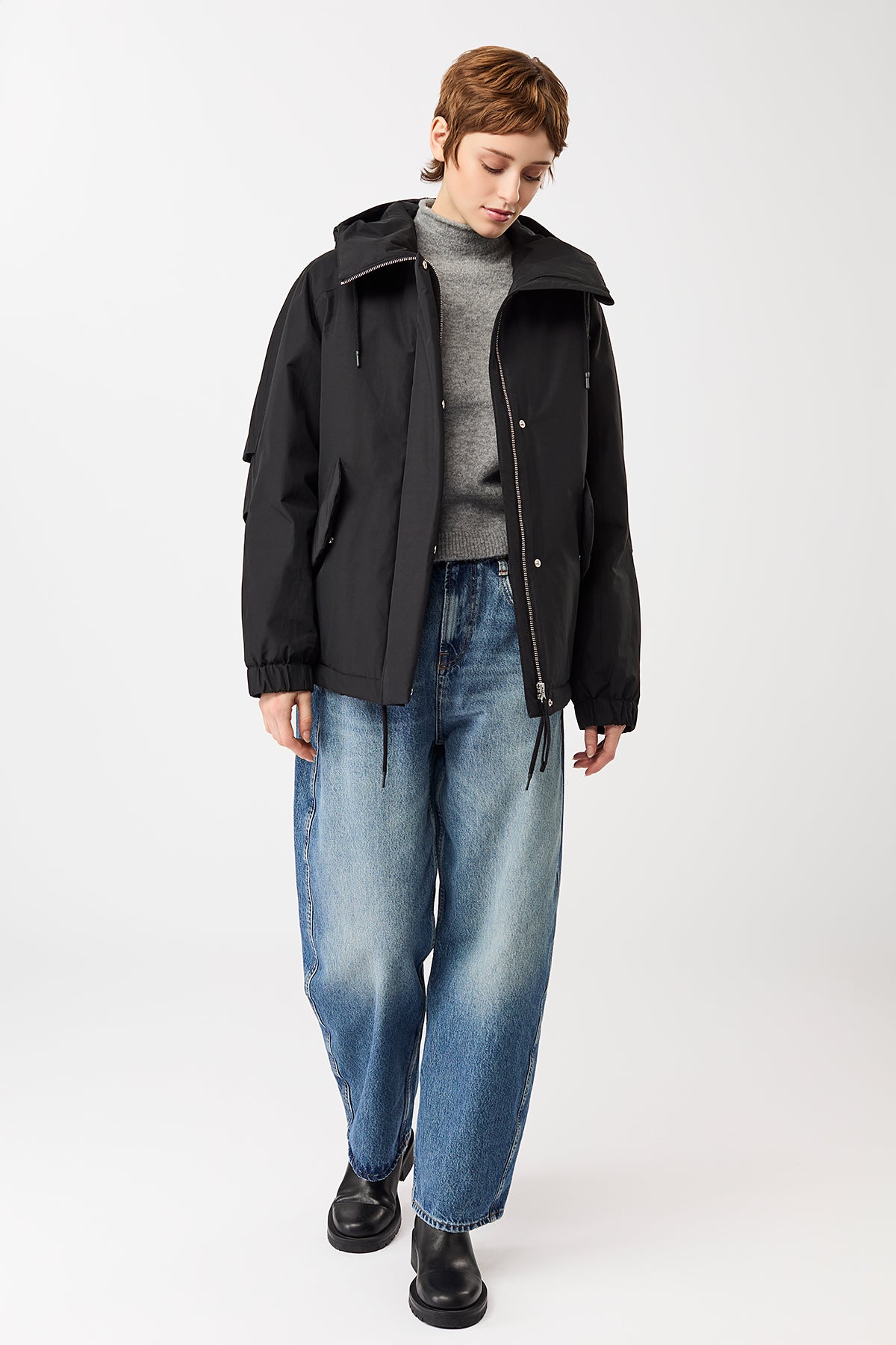 langerchen-wattierter-kurzparka-in-lockerem-volumen-black-parka image 2