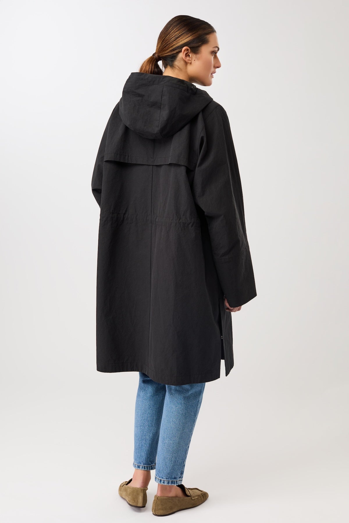 langerchen-langer-parka-black-mit-seitlichen-druckkn-pfen-und-rmelaufschlag image 5