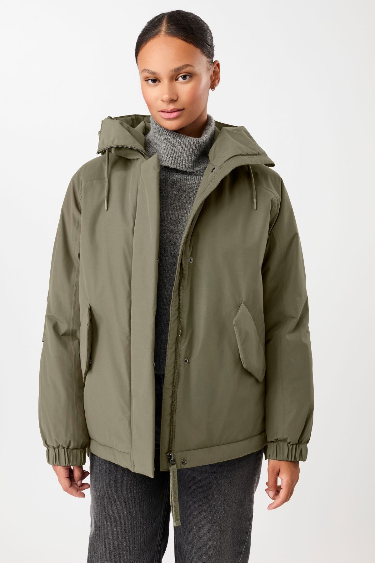 langerchen-wattierter-kurzparka-in-lockerem-volumen-sencha-parka-gr-n image 4
