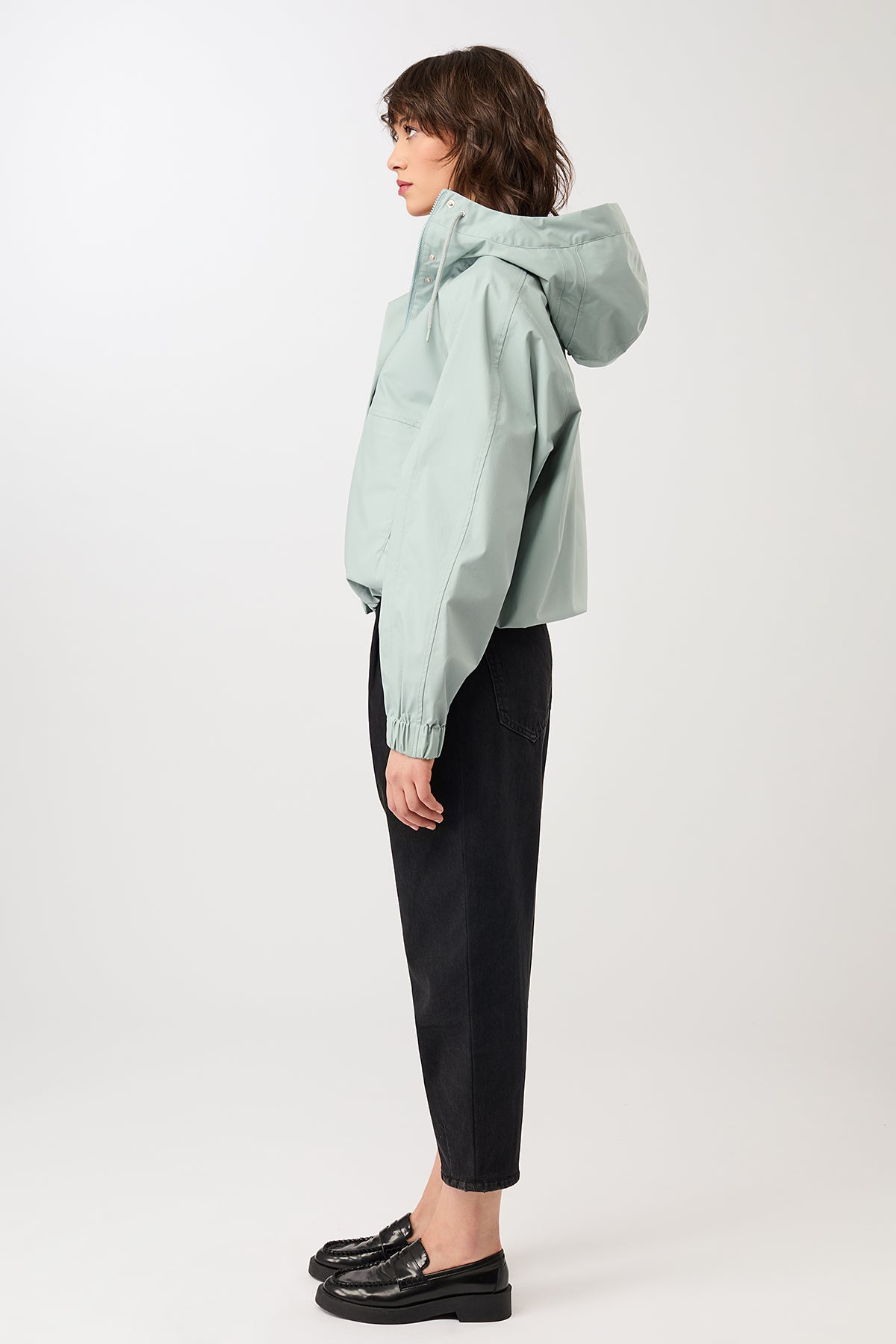 langerchen-kurze-regenjacke-mit-reissverschlusstasche-flow image 2