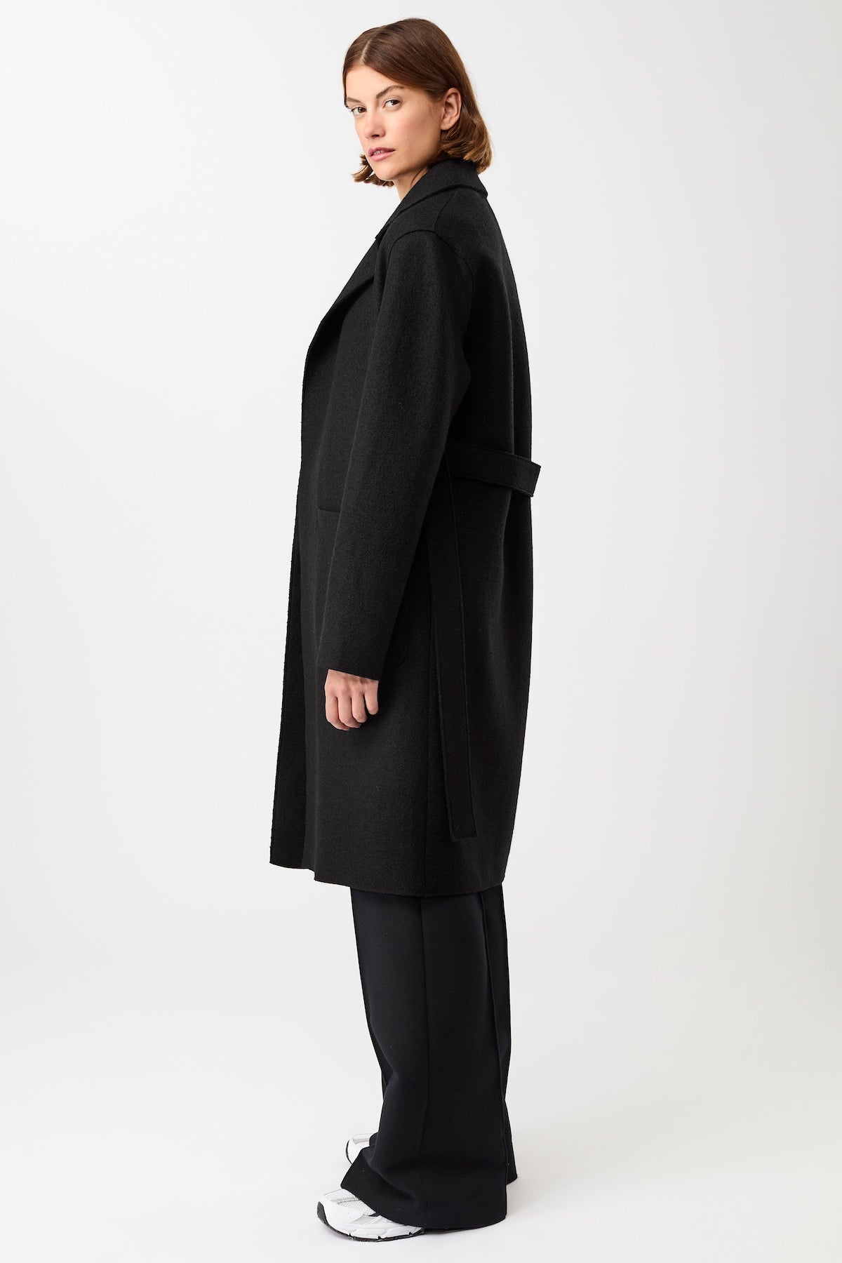langerchen-kurzer-mantel-zum-binden-black-gekochte-bio-wolle image 2