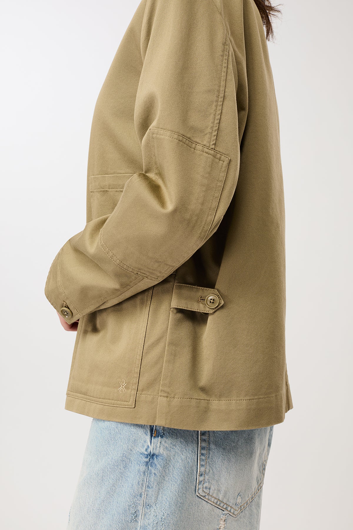 langerchen-kurze-jacke-mit-kn-pfen-leichte-jacke-in-breeze image 2
