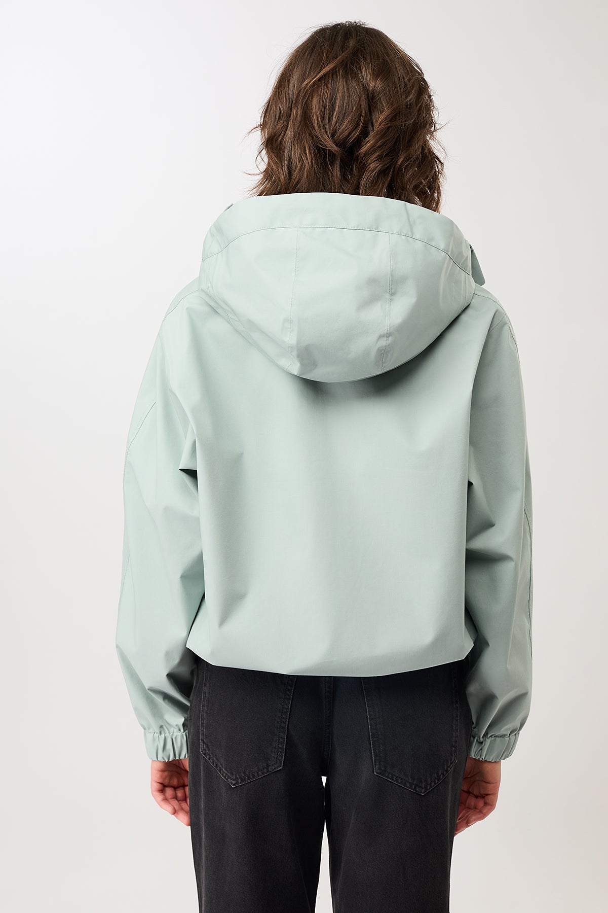 langerchen-kurze-regenjacke-mit-reissverschlusstasche-flow image 3