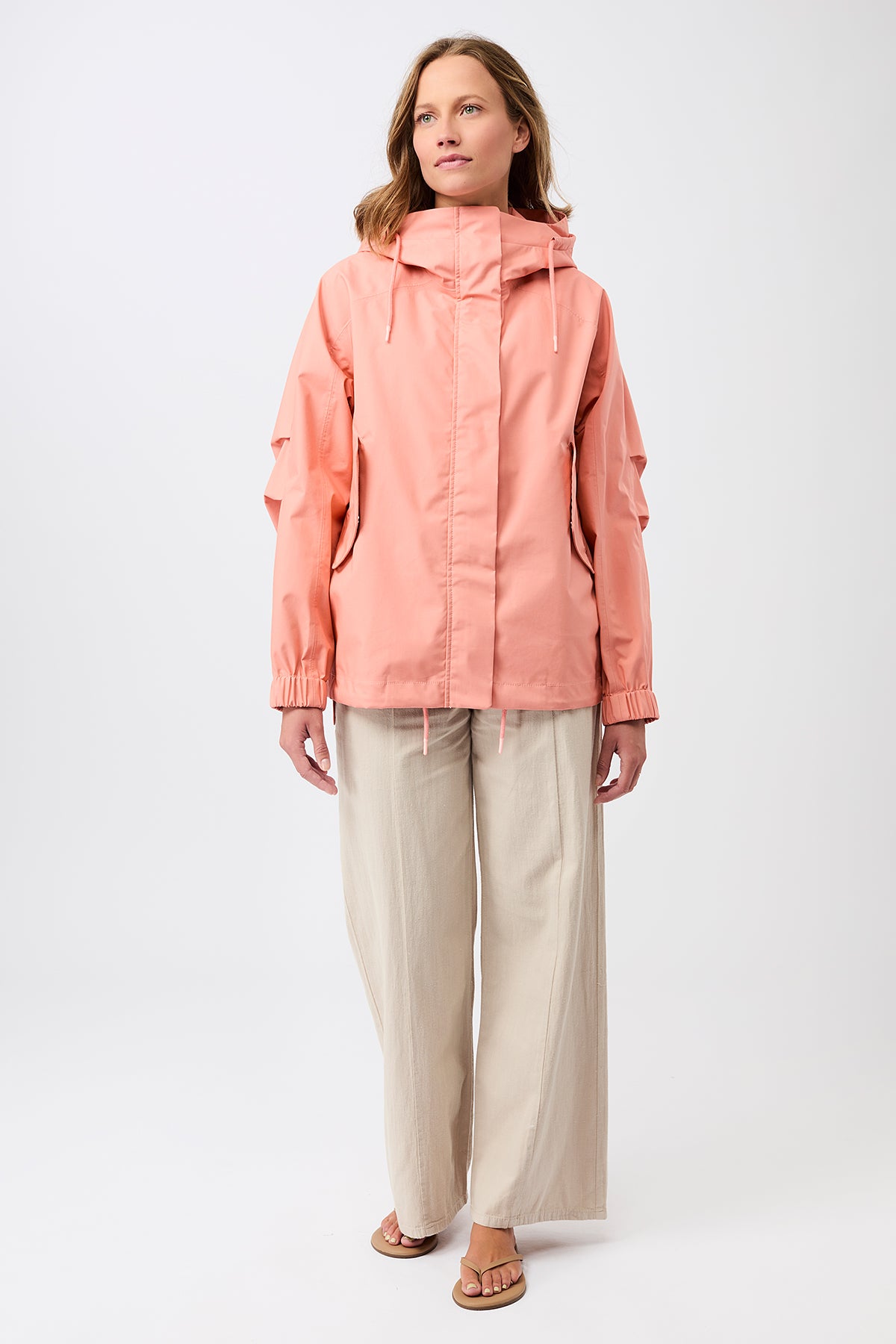 langerchen-kapuzenjacke-mit-falten-am-arm-frangipani image 1