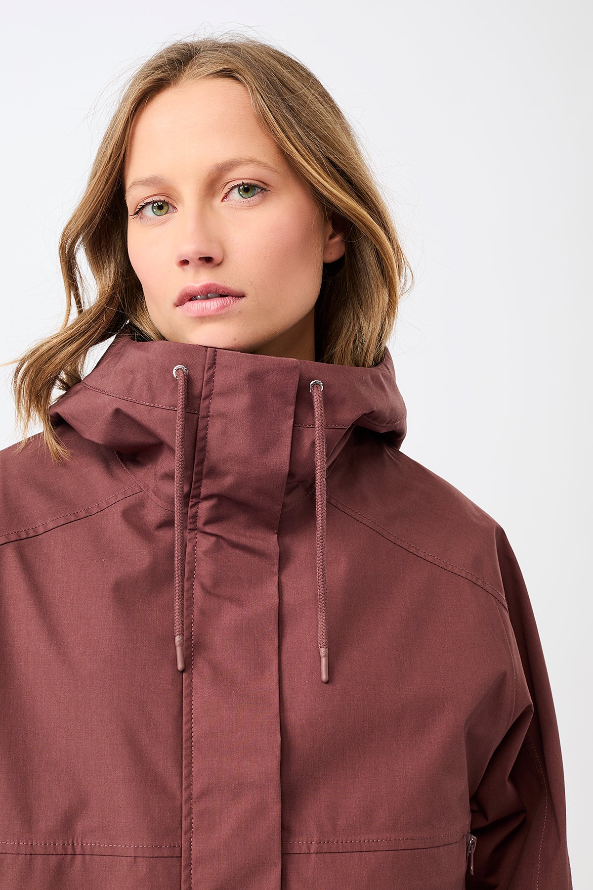 langerchen-kurze-regenjacke-mit-reissverschlusstasche-rubywood image 4