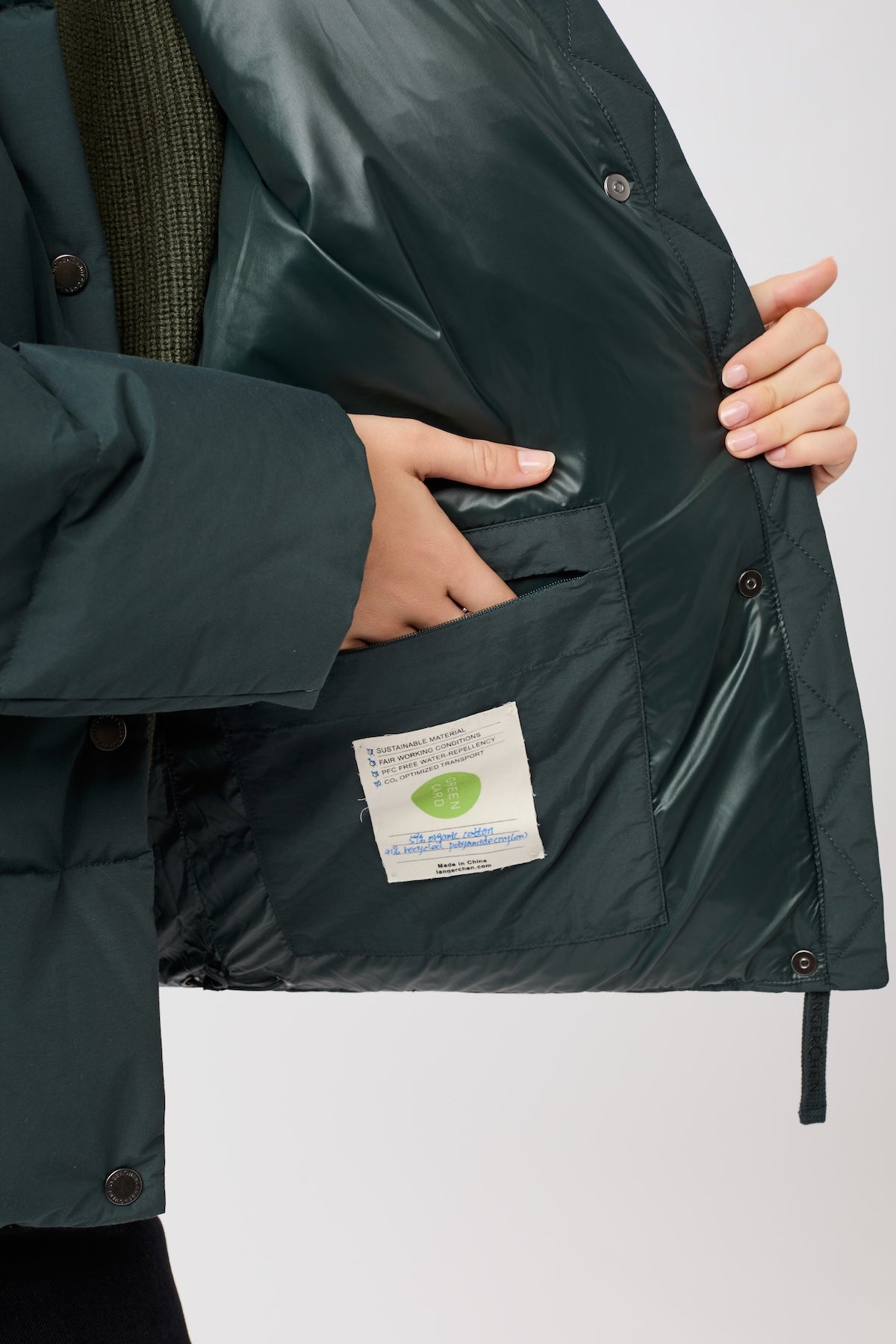 langerchen-gesteppte-jacke-aus-eco-daune-mit-stehkragen-kurze-jacke-in-fir image 6