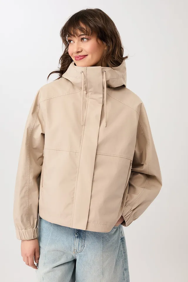 langerchen-kurze-regenjacke-mit-reissverschlusstasche-regenjacke-in-blush image 1