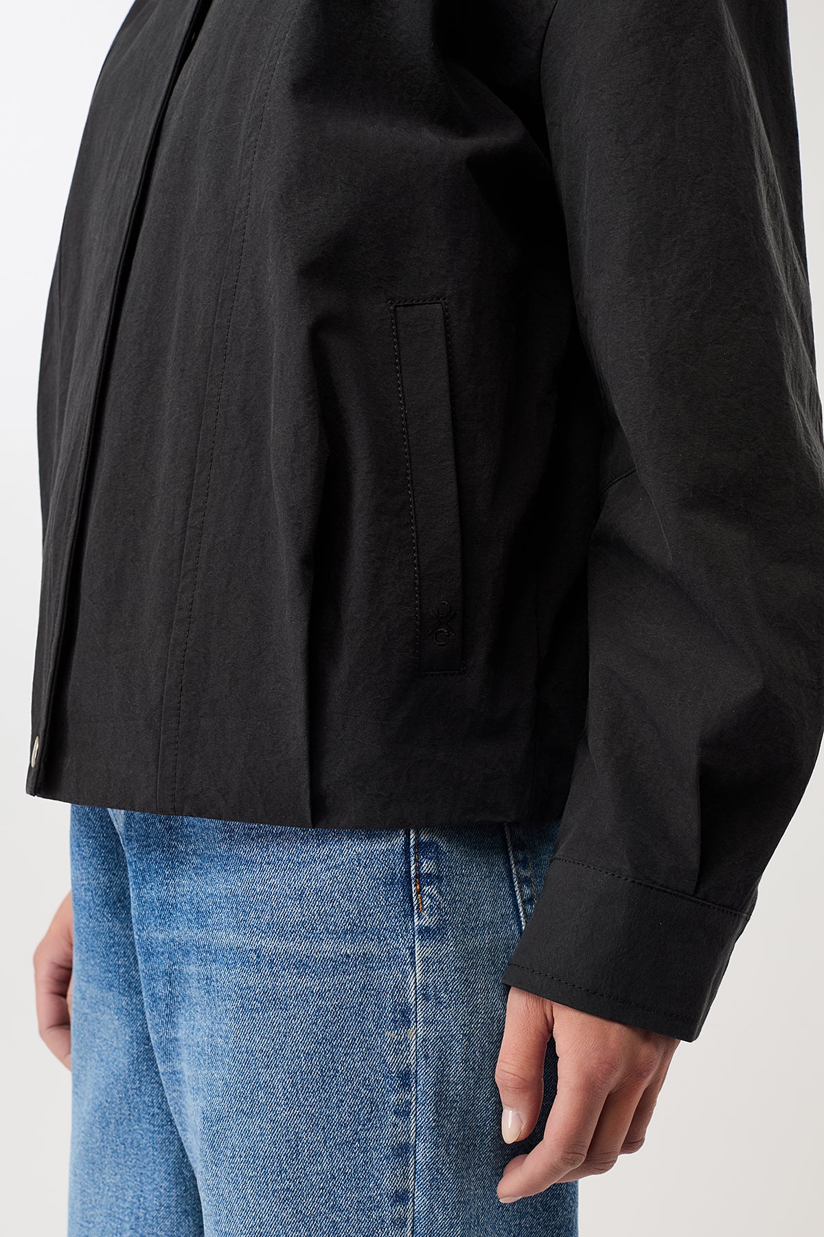 langerchen-bomberjacke-kellerfalte-black image 4
