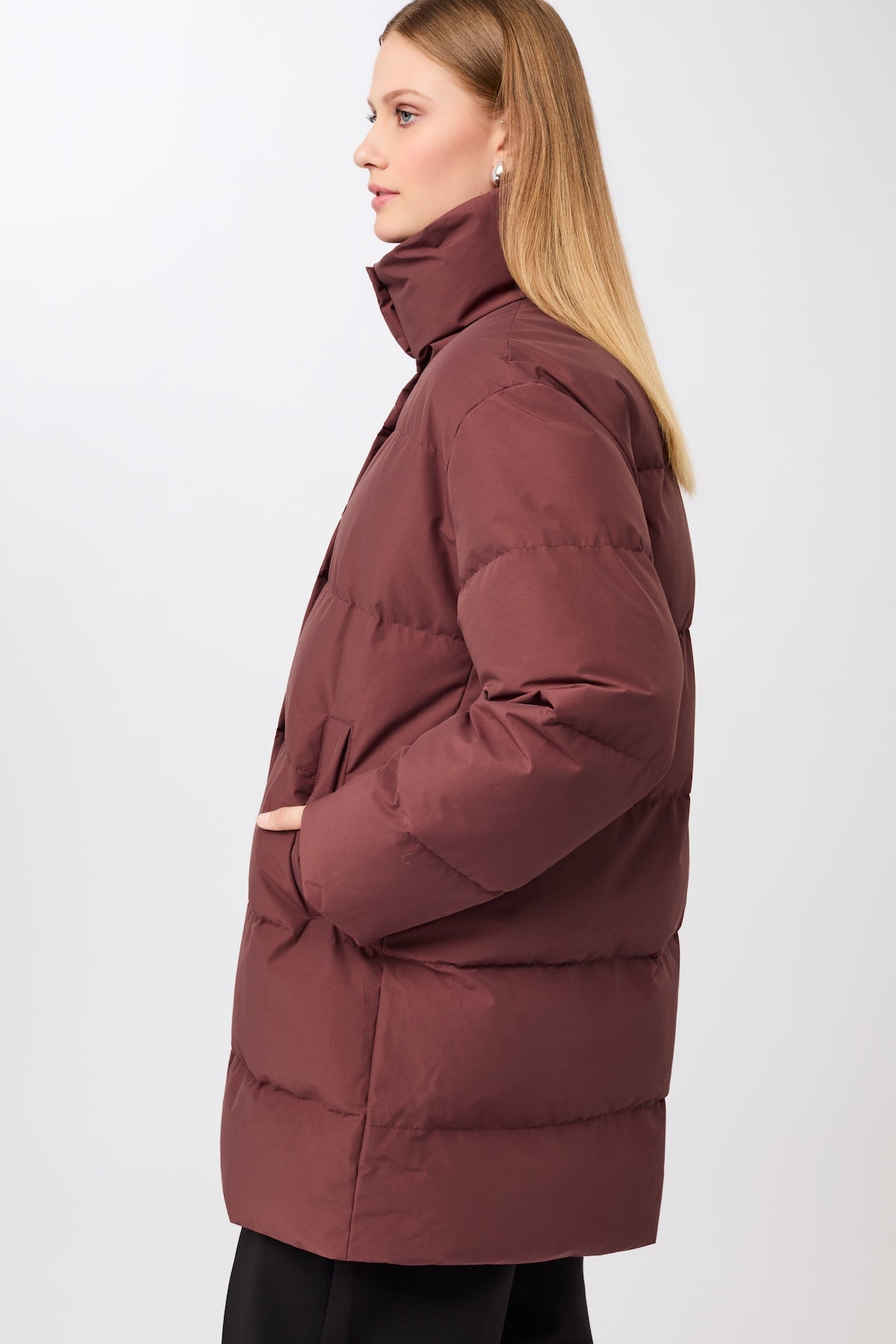 langerchen-jacke-mit-stehkragen-aus-eco-daune-burgundy image 3