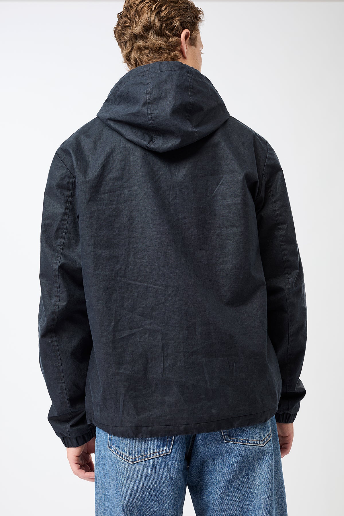 langerchen-li01-kurze-jacke-aus-beschichtetem-bio-leinen-navy image 3