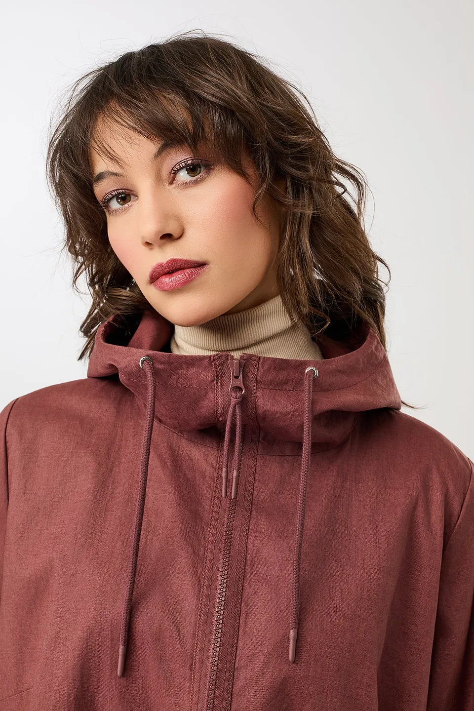 langerchen-langer-parka-mit-druckkn-pfen-rubywood-leinen image 1