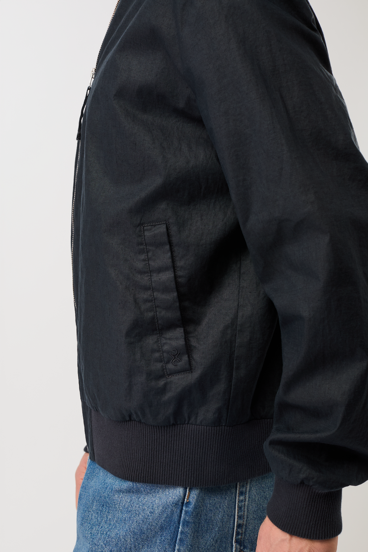 langerchen-bomberjacke-aus-beschichtetem-leinen-li01-blouson-in-navy image 4