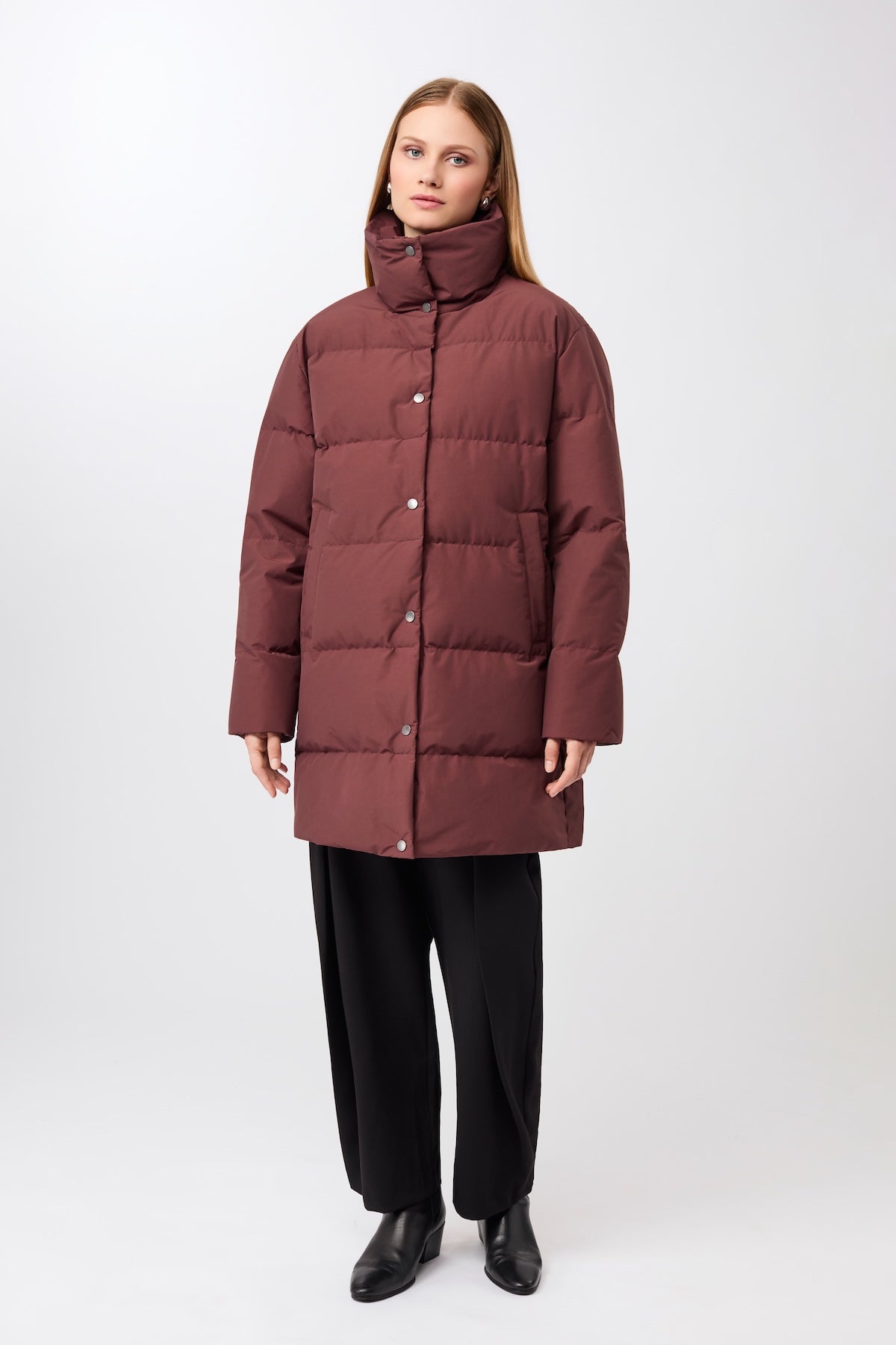 langerchen-jacke-mit-stehkragen-aus-eco-daune-burgundy image 4