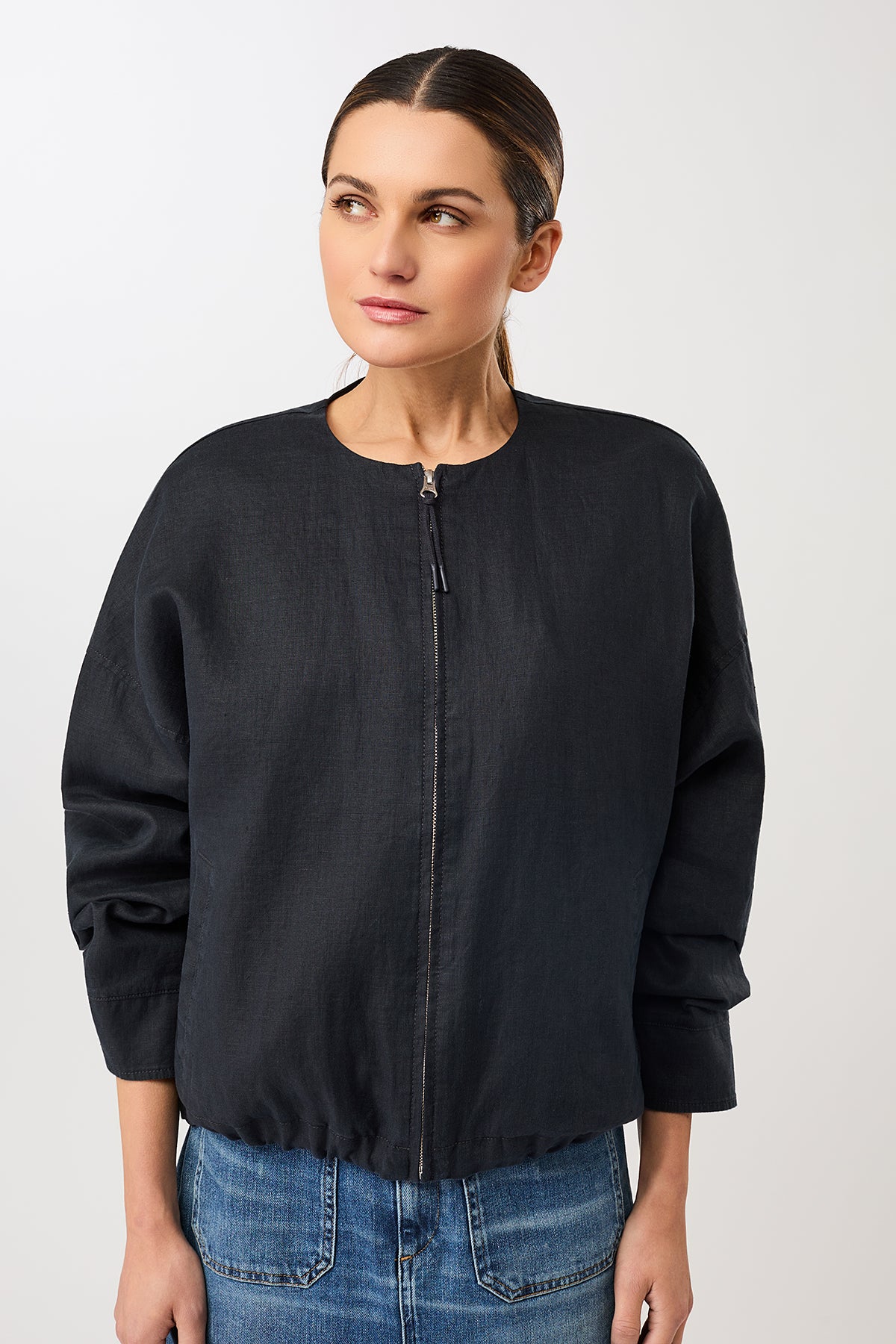 langerchen-rundhals-bomberjacke-mit-leistentasche-bomberjacke-in-navy image 3