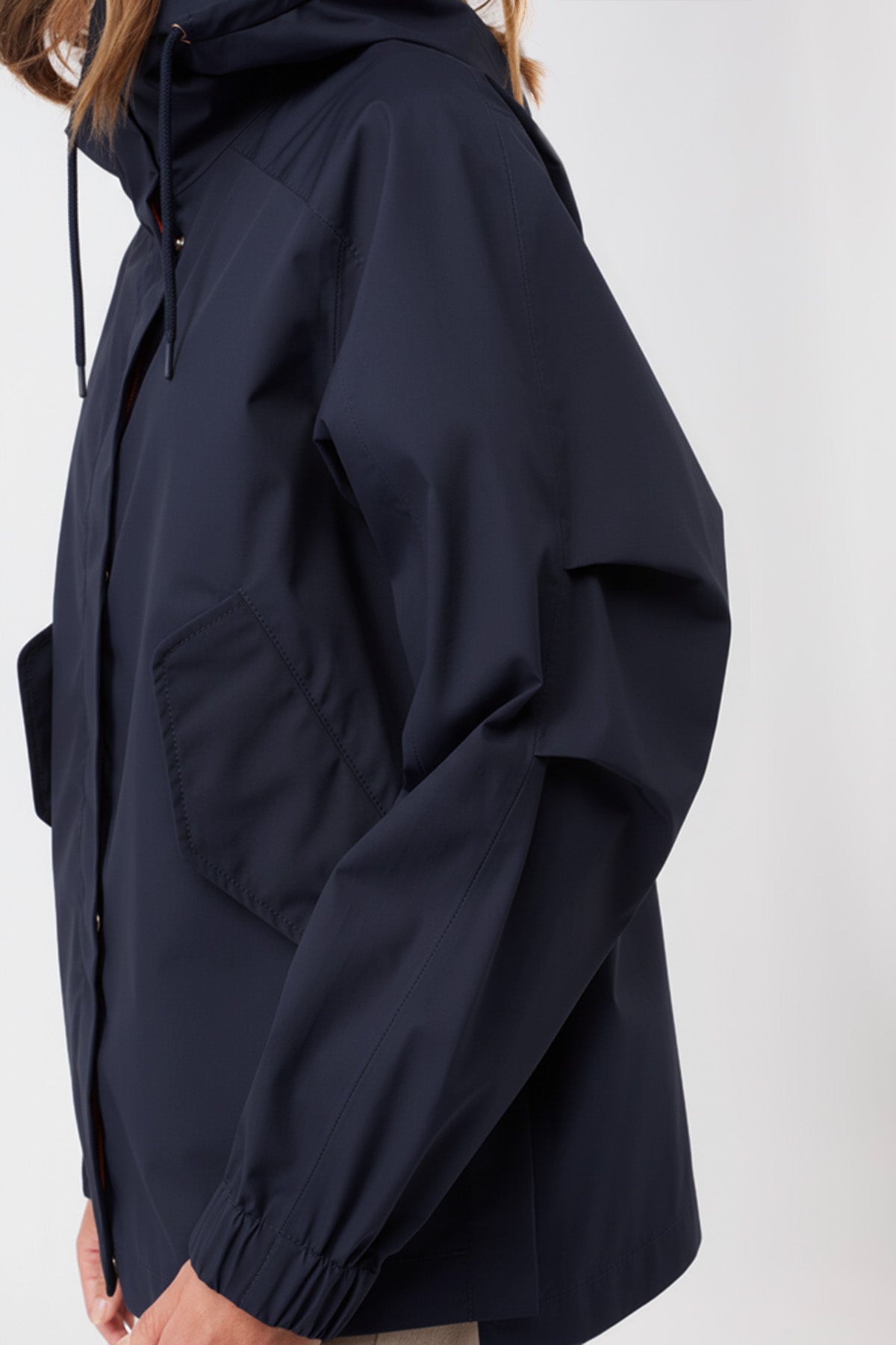 langerchen-cs09-kapuzenjacke-mit-falten-am-arm-navy image 4