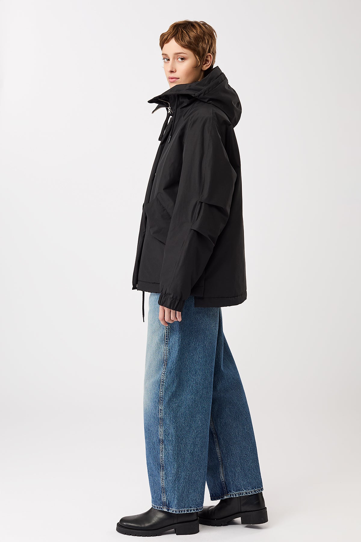 langerchen-wattierter-kurzparka-in-lockerem-volumen-black-parka image 3