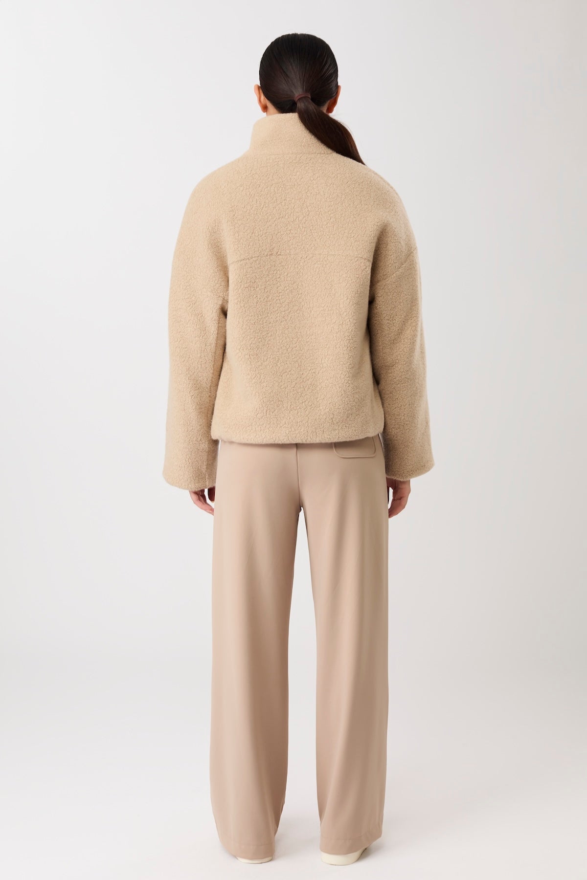 langerchen-jacke-mit-stehkragen-aus-woll-fleece-kurze-jacke-in-limestone image 3