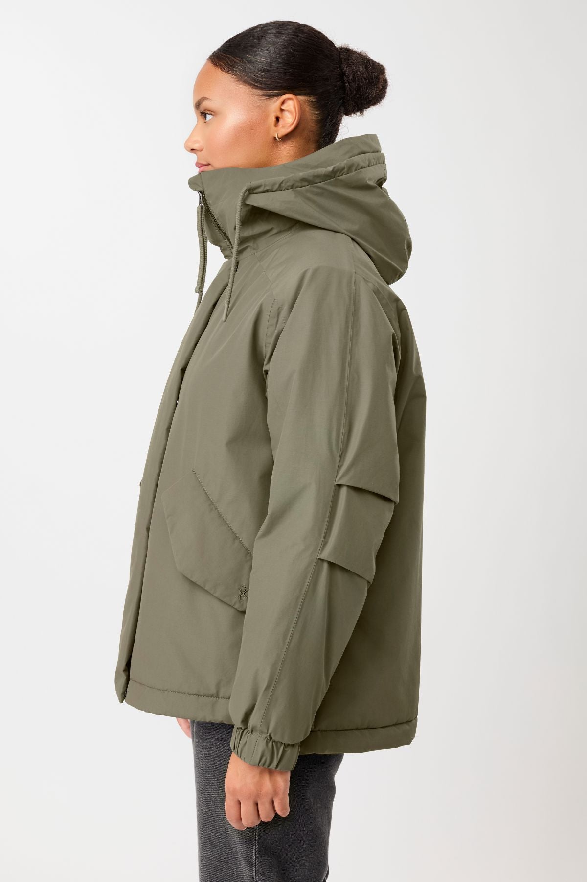langerchen-wattierter-kurzparka-in-lockerem-volumen-sencha-parka-gr-n image 2