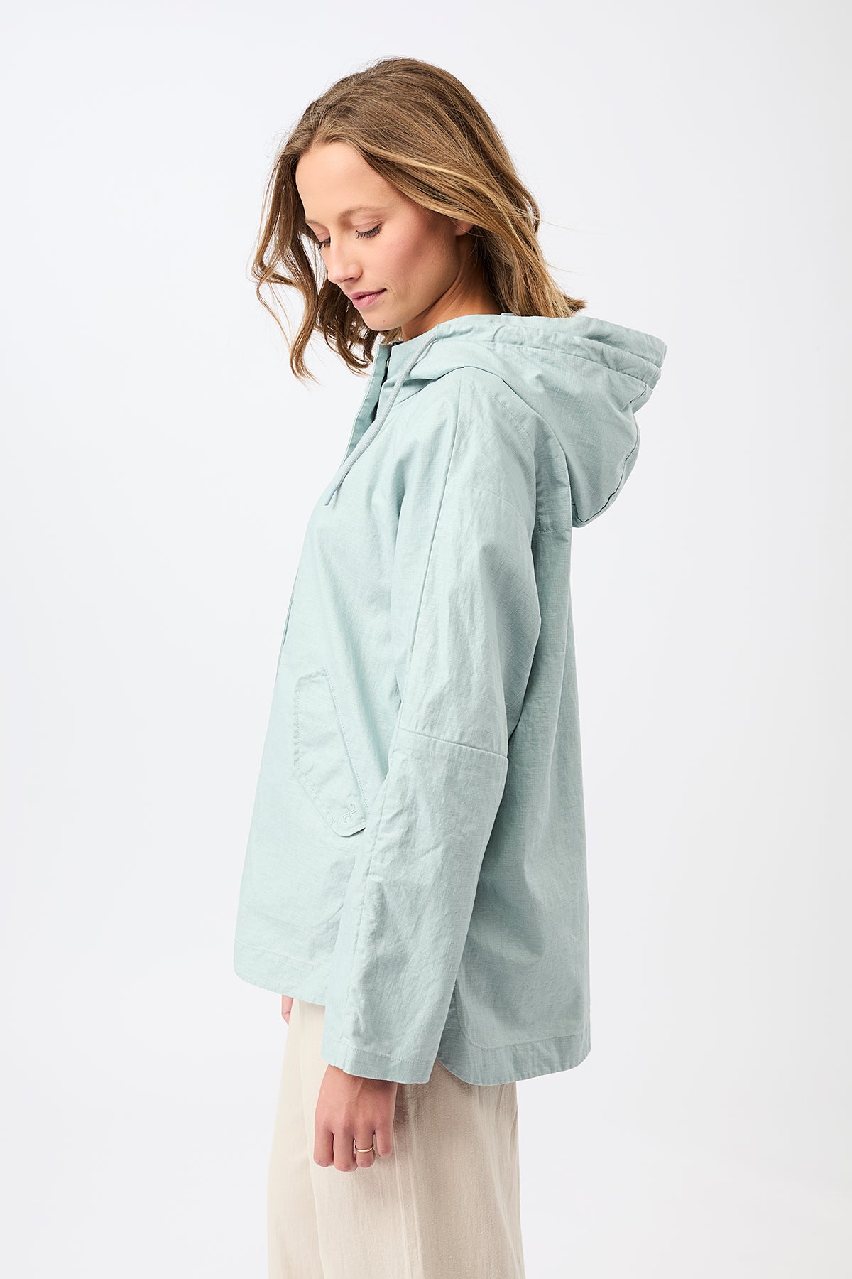 langerchen-flow-outdoorjacke-aus-beschichtetem-leinen-kurze-jacke image 2