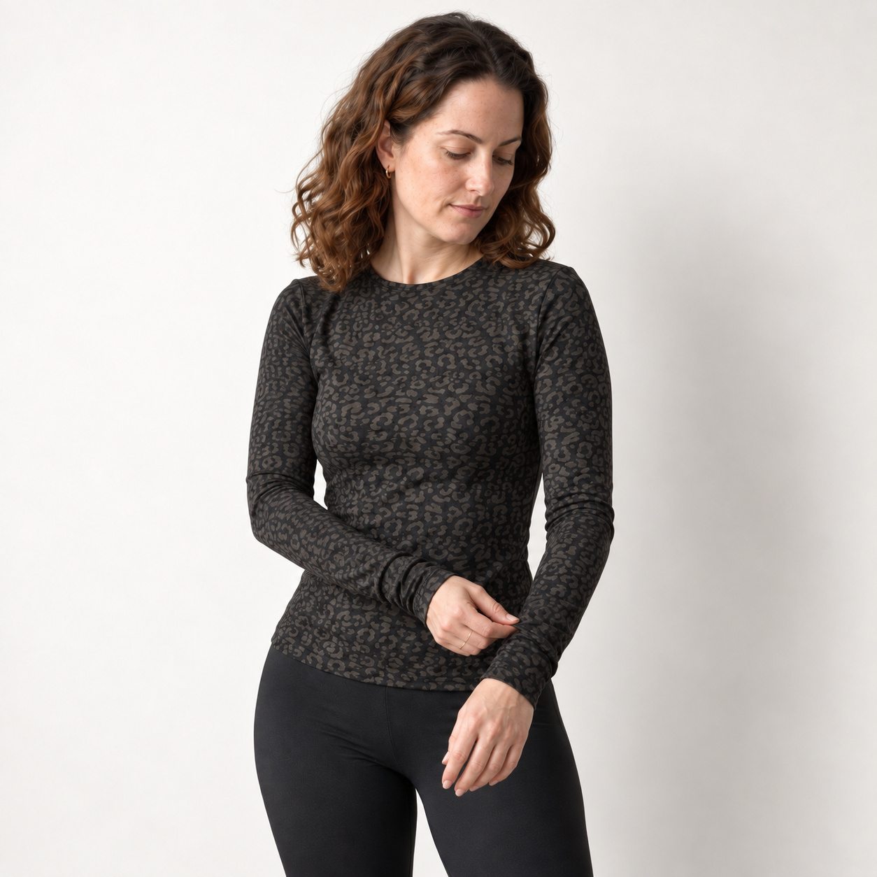 or-basics-snug-longsleeve-leo-black-bio-baumwolle-preorder image 6
