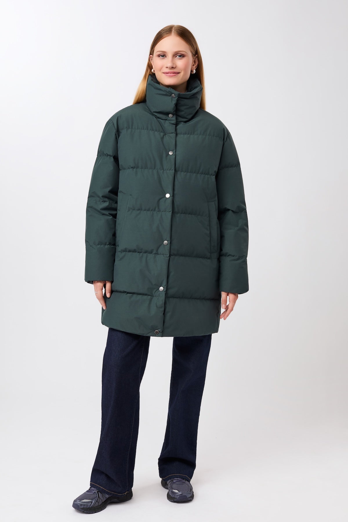 langerchen-jacke-mit-stehkragen-aus-eco-daune-cn08-kurzjacke-in-fir-gr-n image 1