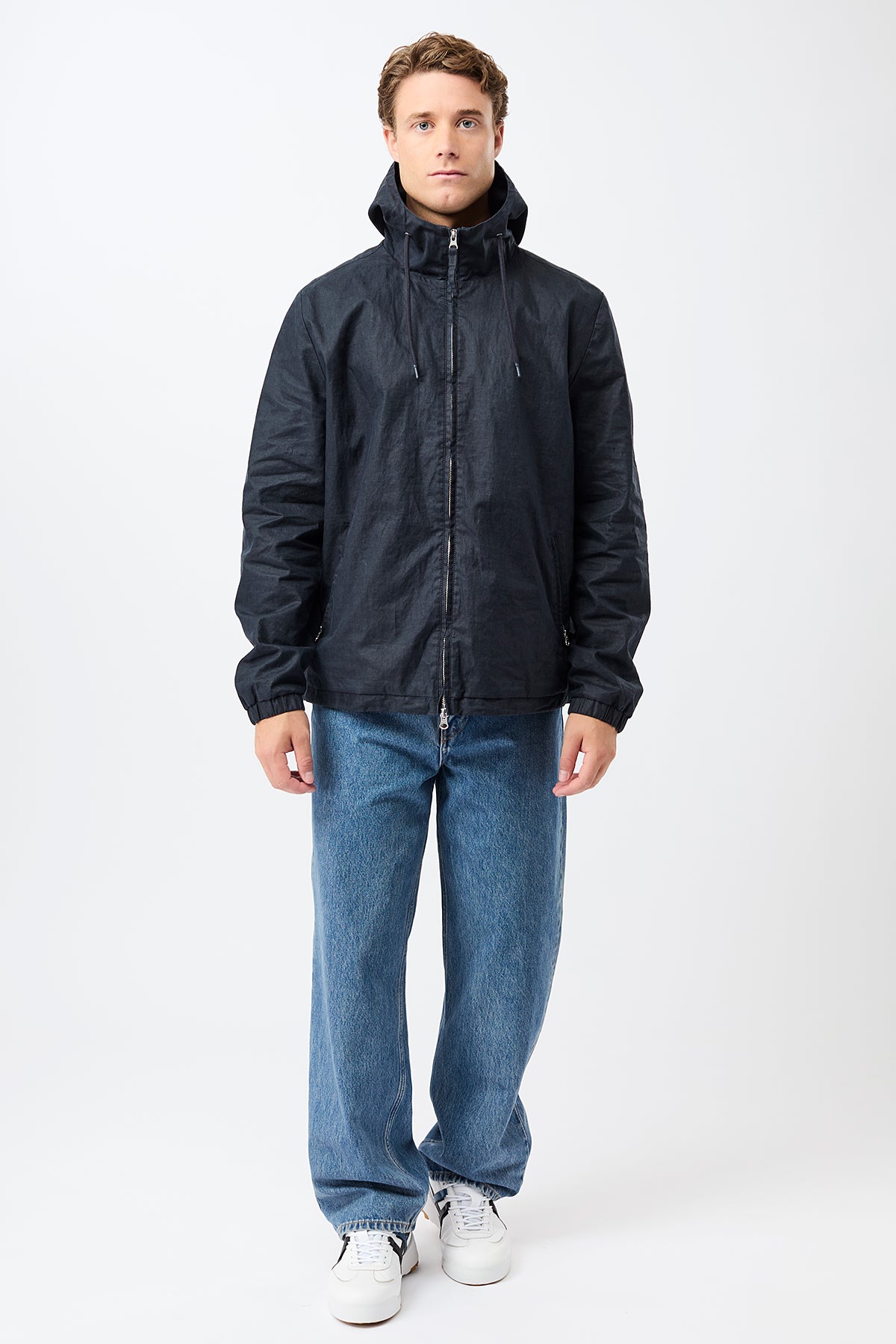 langerchen-li01-kurze-jacke-aus-beschichtetem-bio-leinen-navy image 1