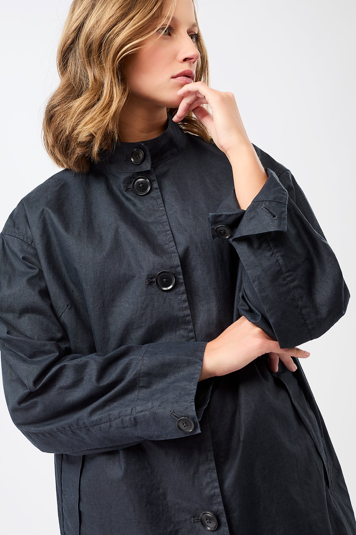 langerchen-langer-mantel-aus-leinen-mit-kn-pfen-navy image 6
