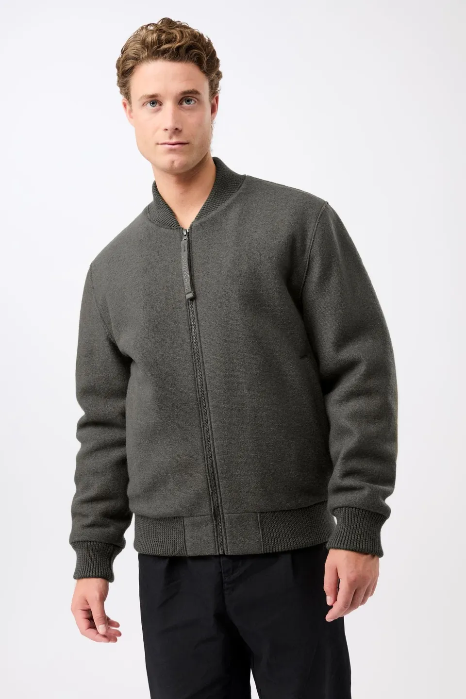 langerchen-bomber-jacke-aus-bio-wolle-platinum image 1