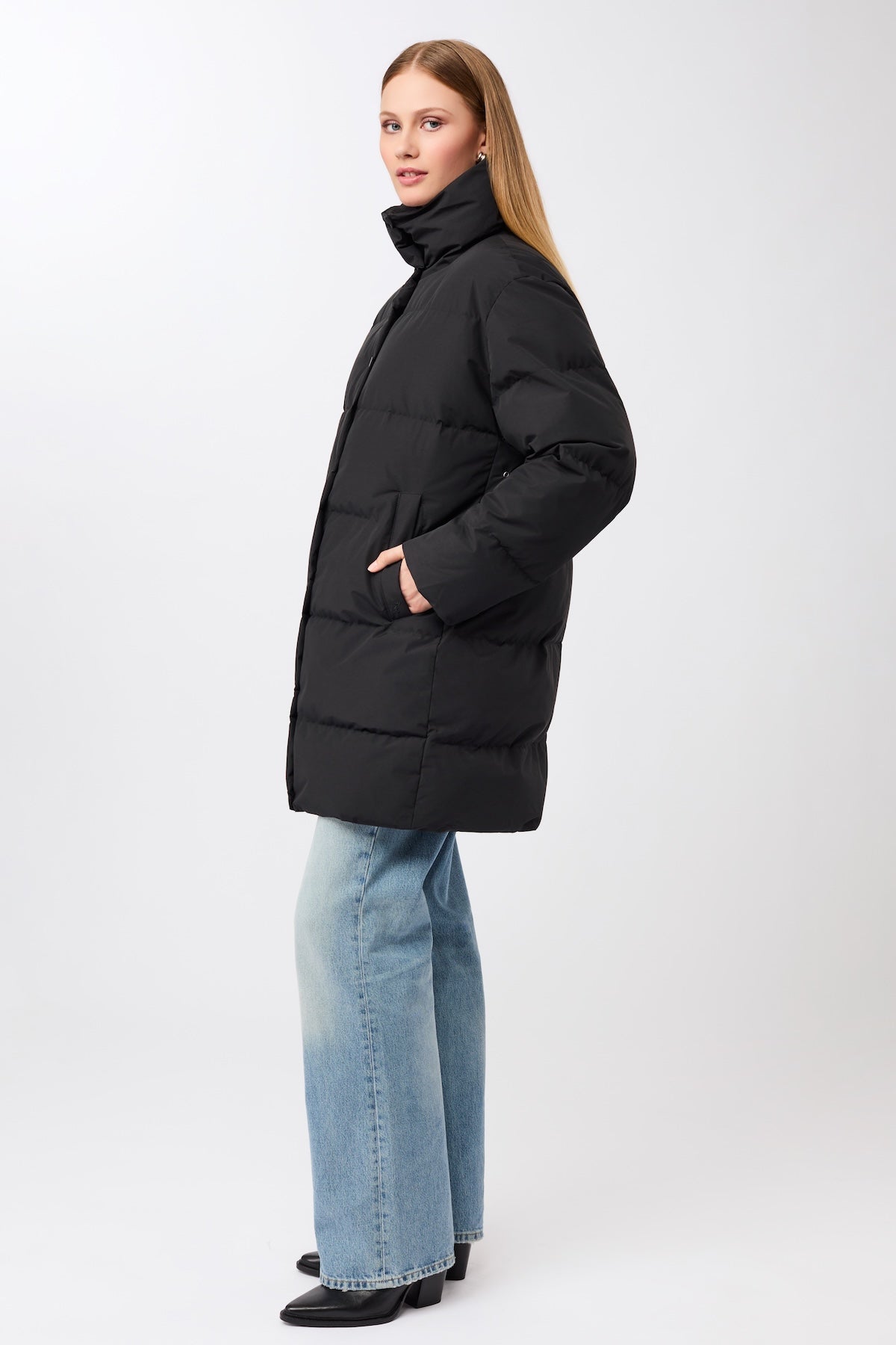 langerchen-jacke-mit-stehkragen-aus-eco-daune-kurze-jacke-black image 3