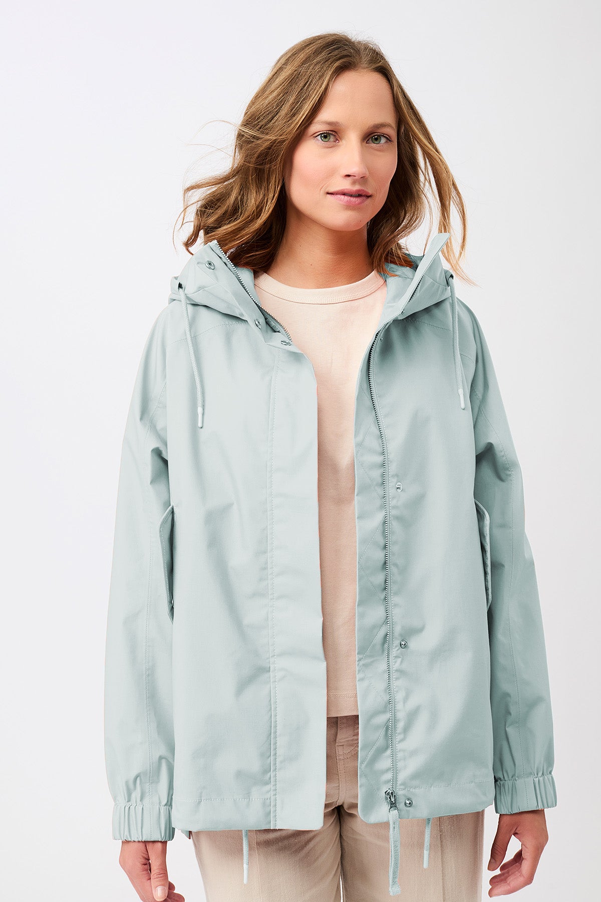 langerchen-kapuzenjacke-mit-falten-am-arm-kurze-jacke-flow image 1