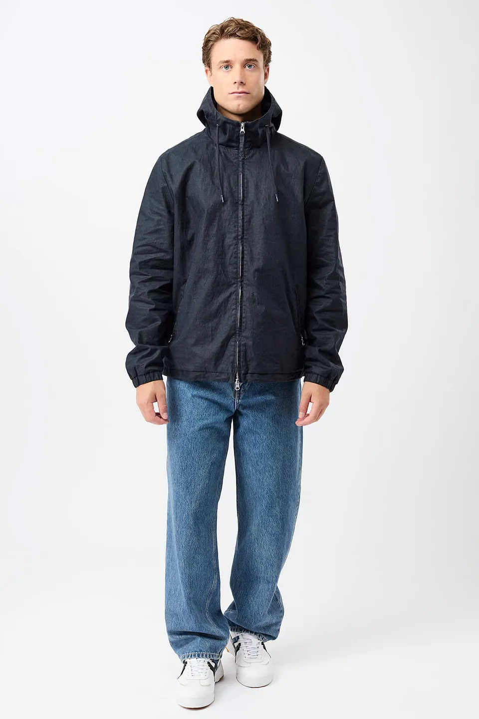 langerchen-li01-kurze-jacke-aus-beschichtetem-bio-leinen-navy image 1