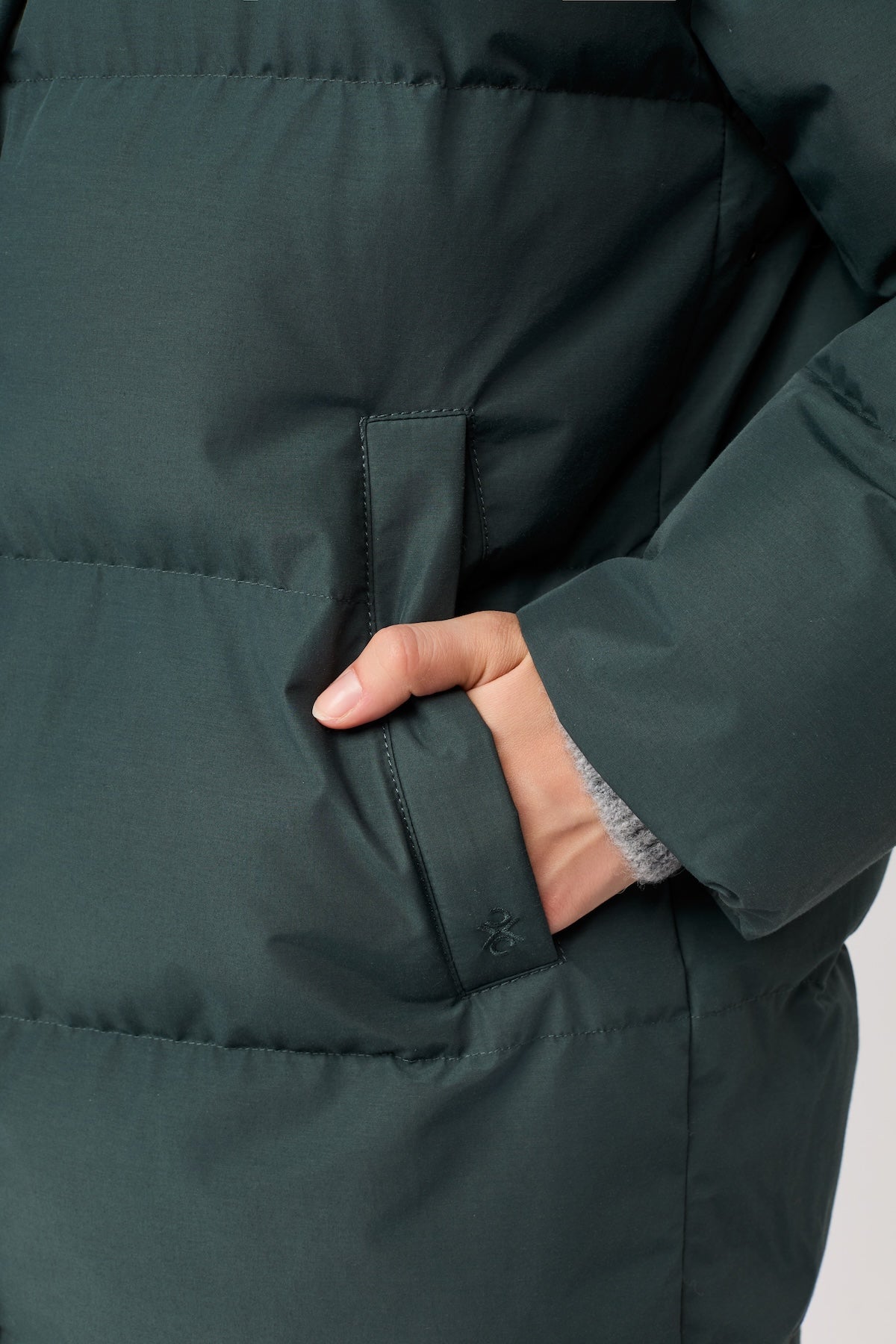 langerchen-jacke-mit-stehkragen-aus-eco-daune-cn08-kurzjacke-in-fir-gr-n image 3
