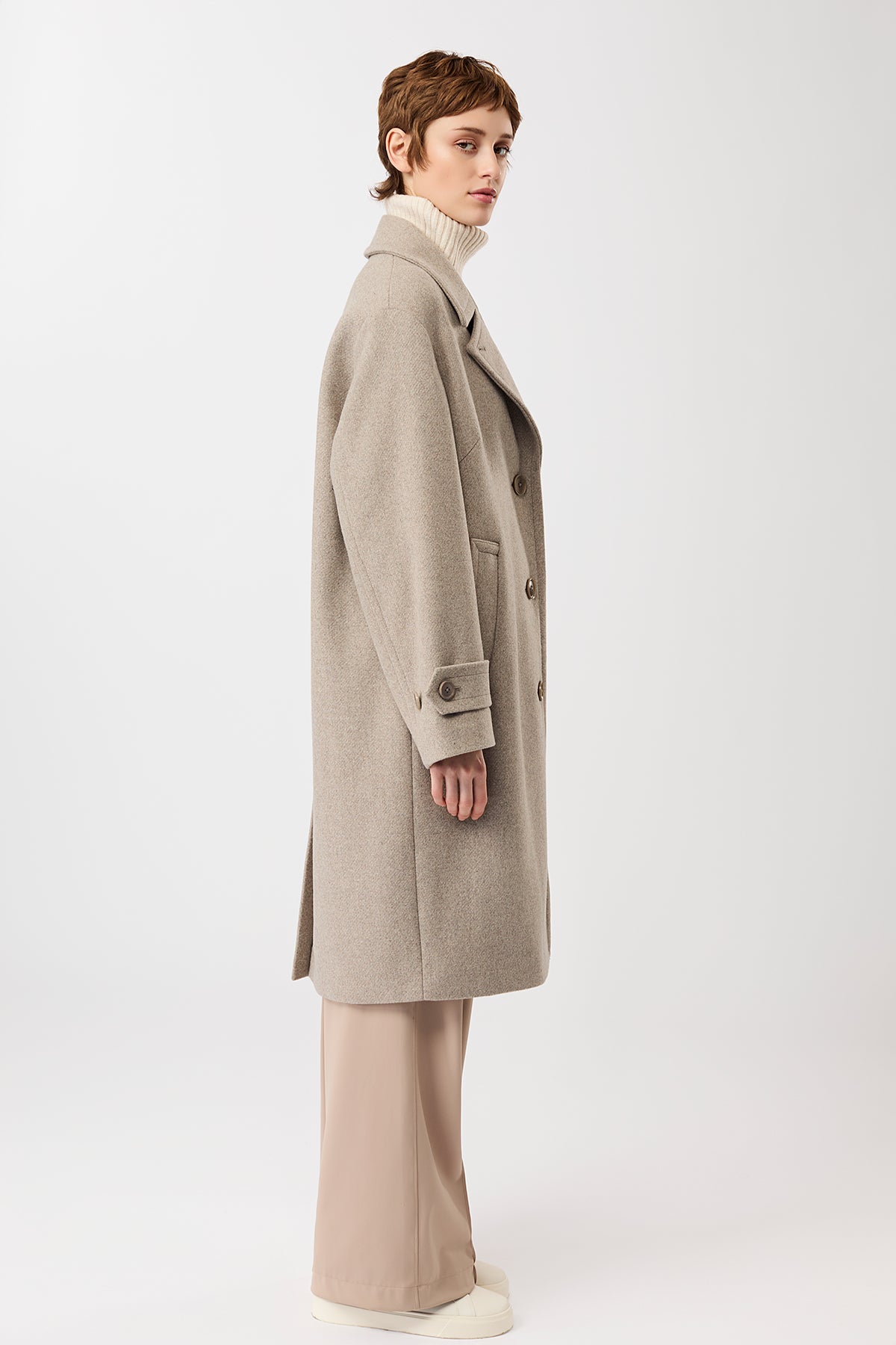 langerchen-kurzer-mantel-aus-recycelter-wolle-soft-beige-fa2026 image 3