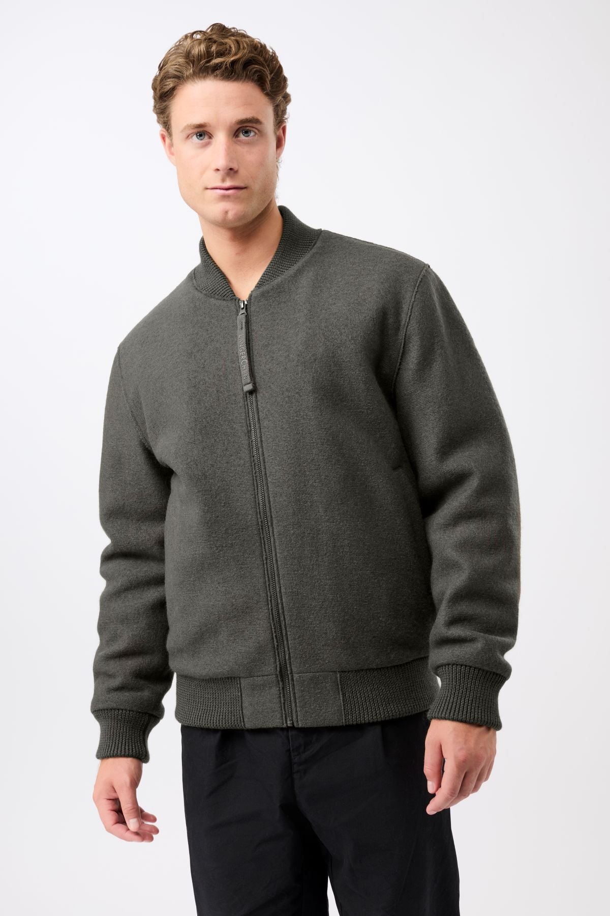 langerchen-bomber-jacke-aus-bio-wolle-platinum image 1