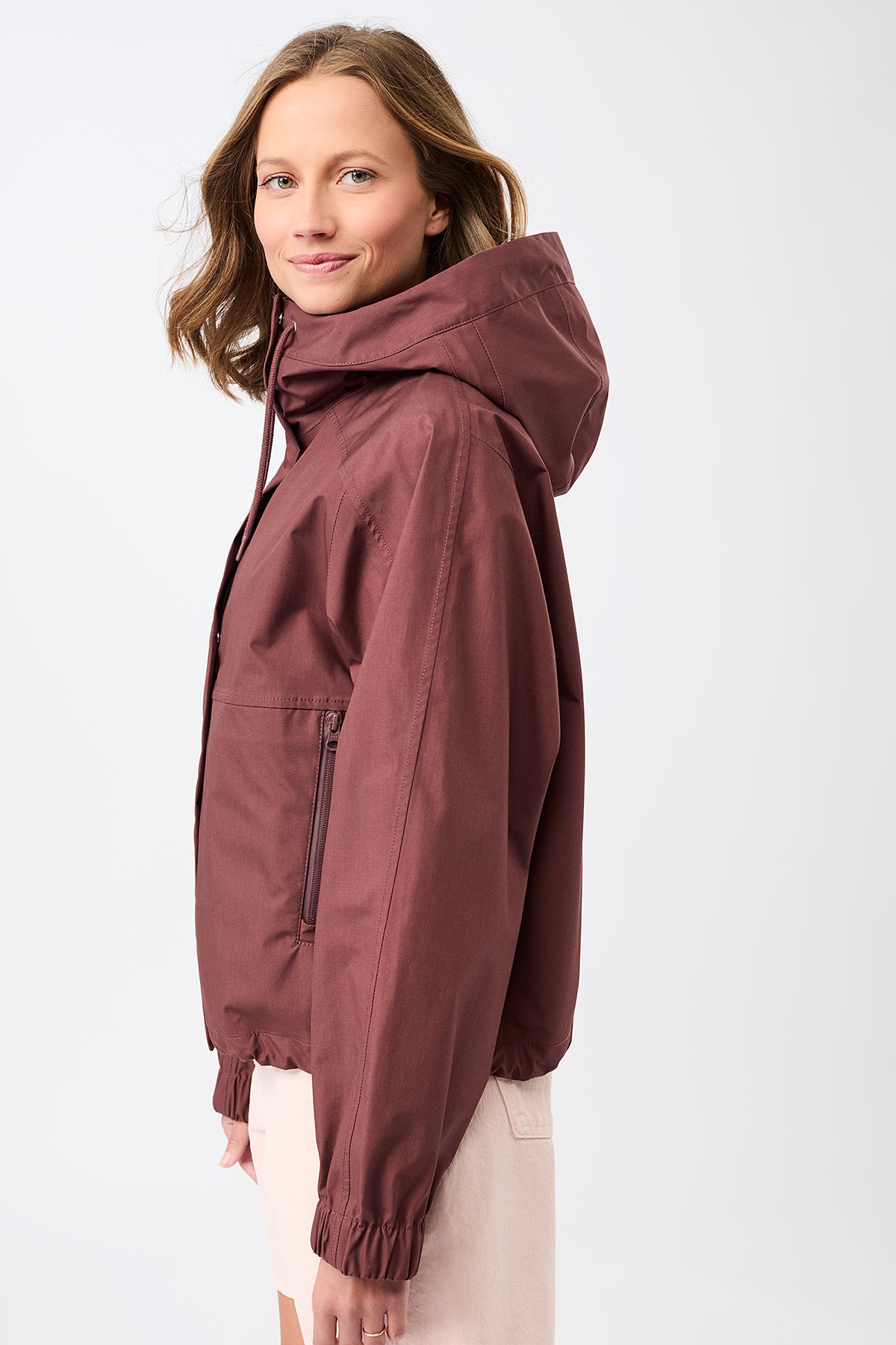 langerchen-kurze-regenjacke-mit-reissverschlusstasche-rubywood image 2