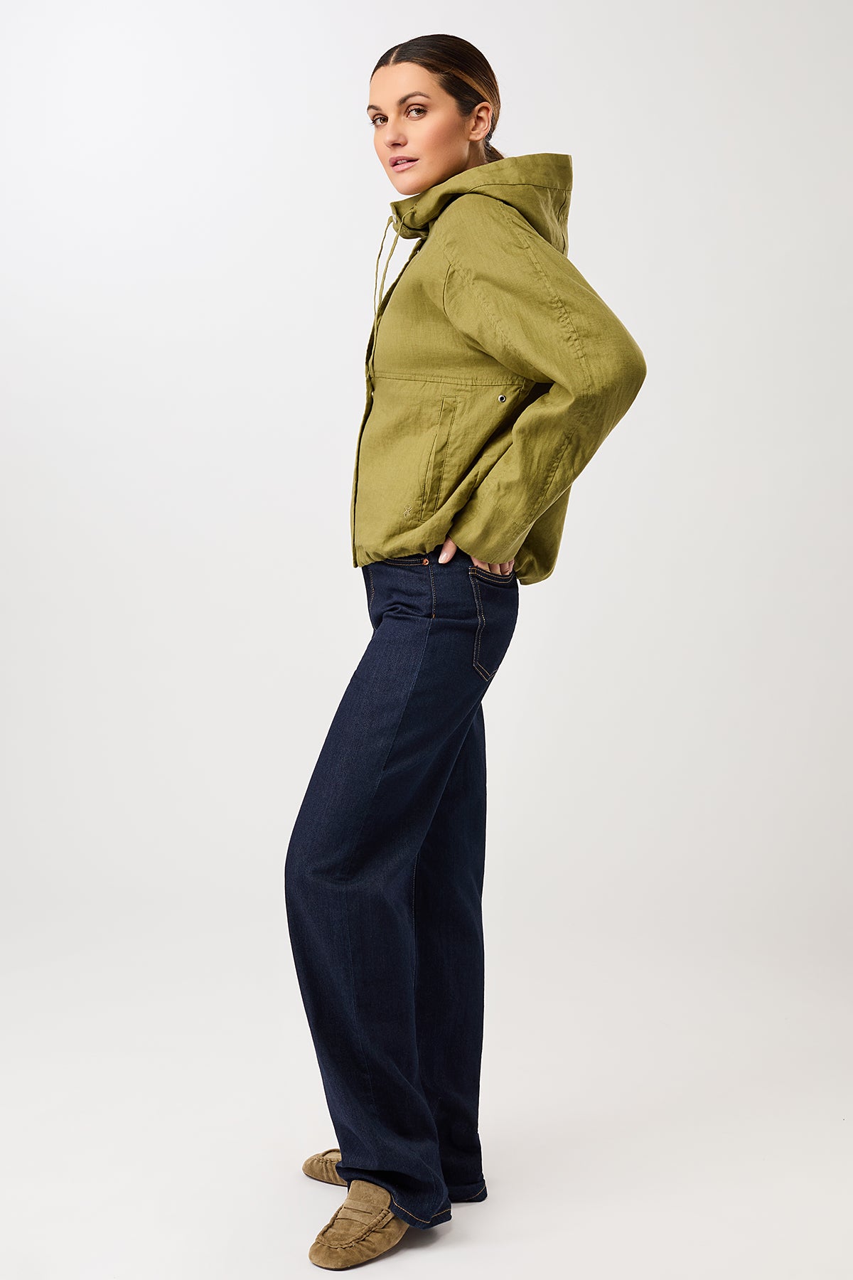 langerchen-lockere-jacke-mit-kordelzug-kapuze-green-olive-leinen image 3