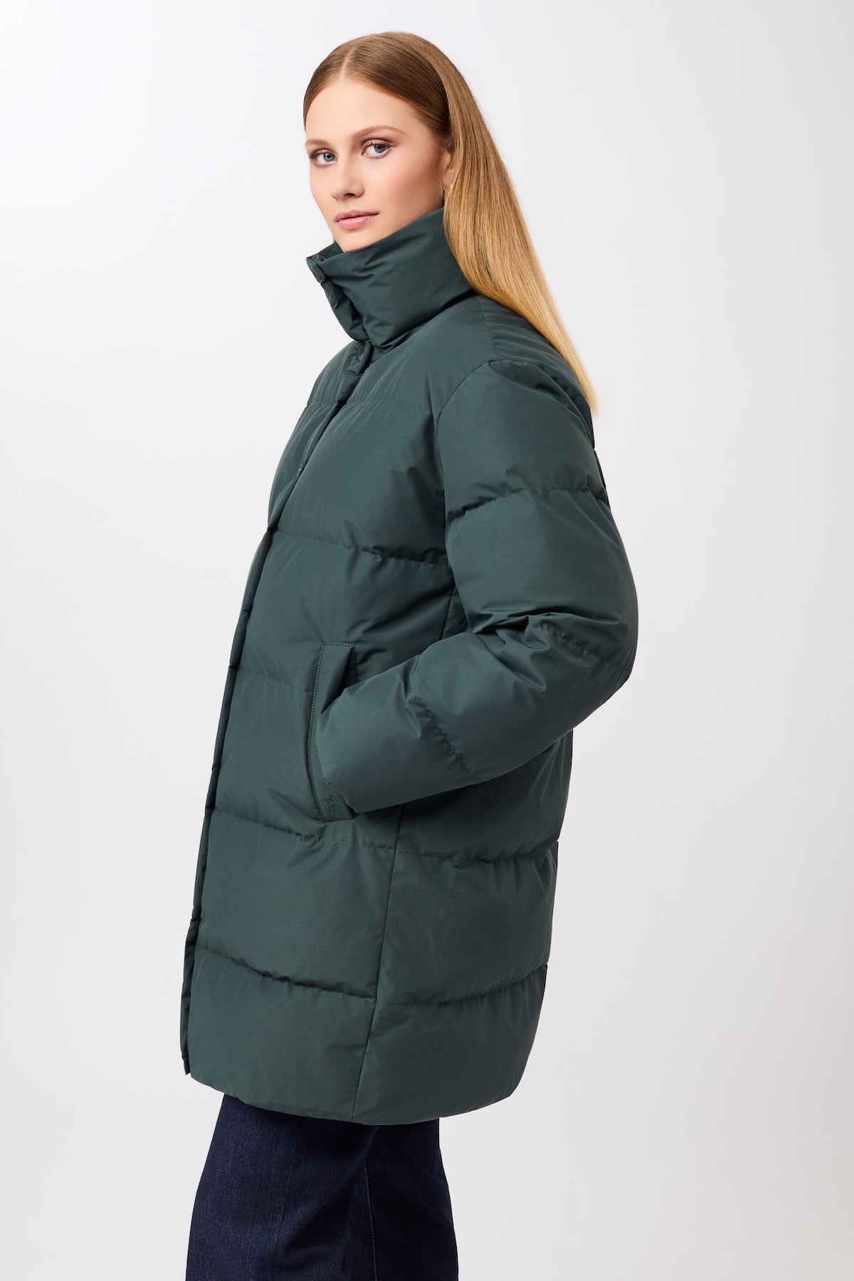 langerchen-jacke-mit-stehkragen-aus-eco-daune-cn08-kurzjacke-in-fir-gr-n image 2