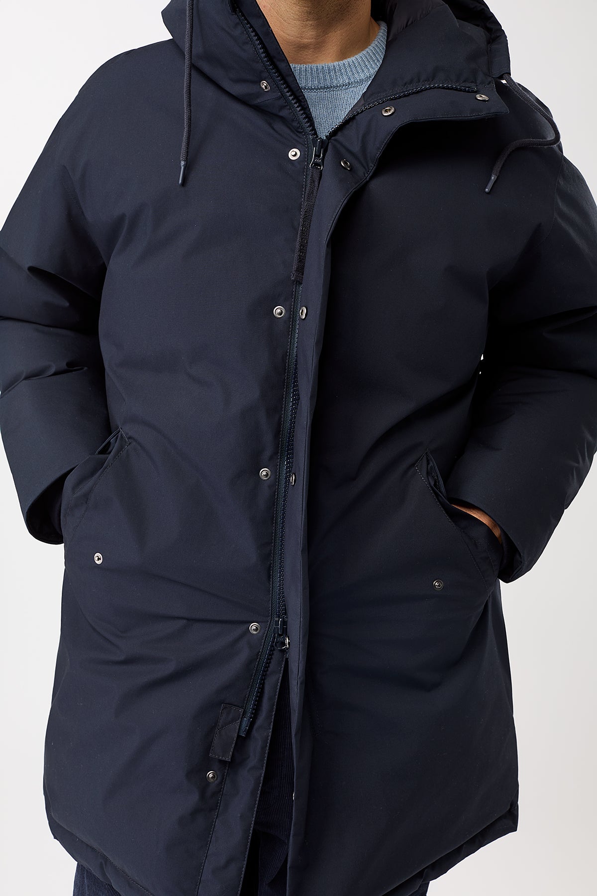 langerchen-parka-aus-eco-daune-mit-kapuze-navy image 6