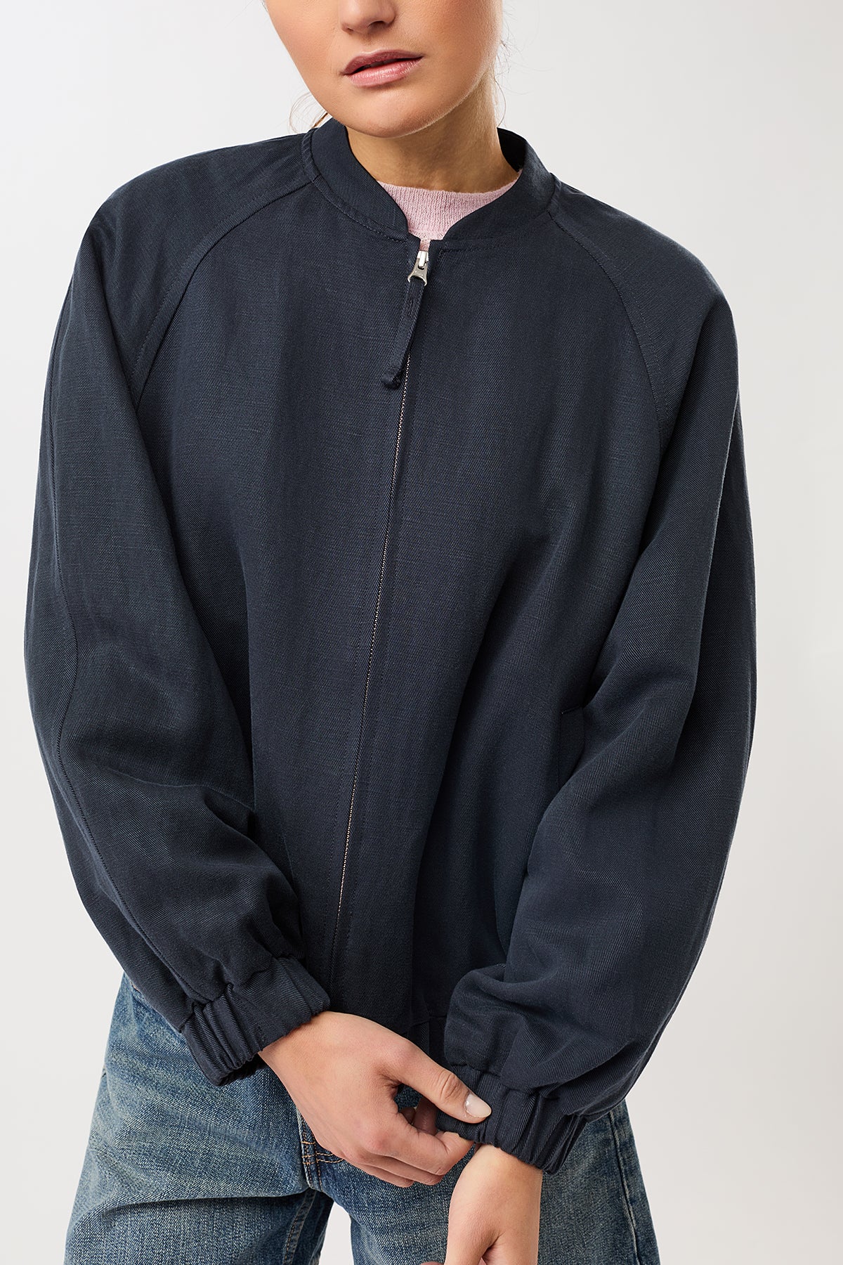 langerchen-bomberjacke-aus-tencel-blouson-in-navy-blau image 5