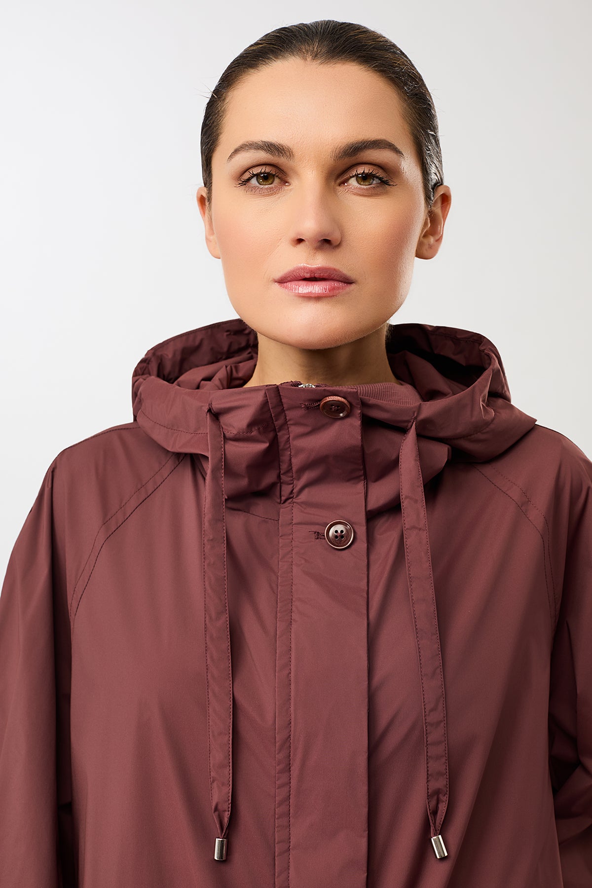 langerchen-modische-kapuzenjacke-mit-gro-en-taschen-rubywood image 5
