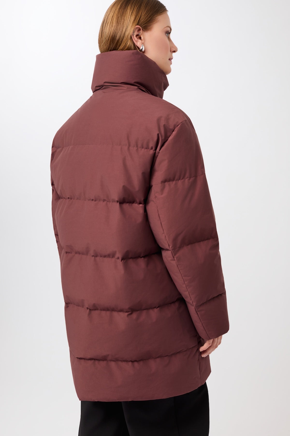langerchen-jacke-mit-stehkragen-aus-eco-daune-burgundy image 2