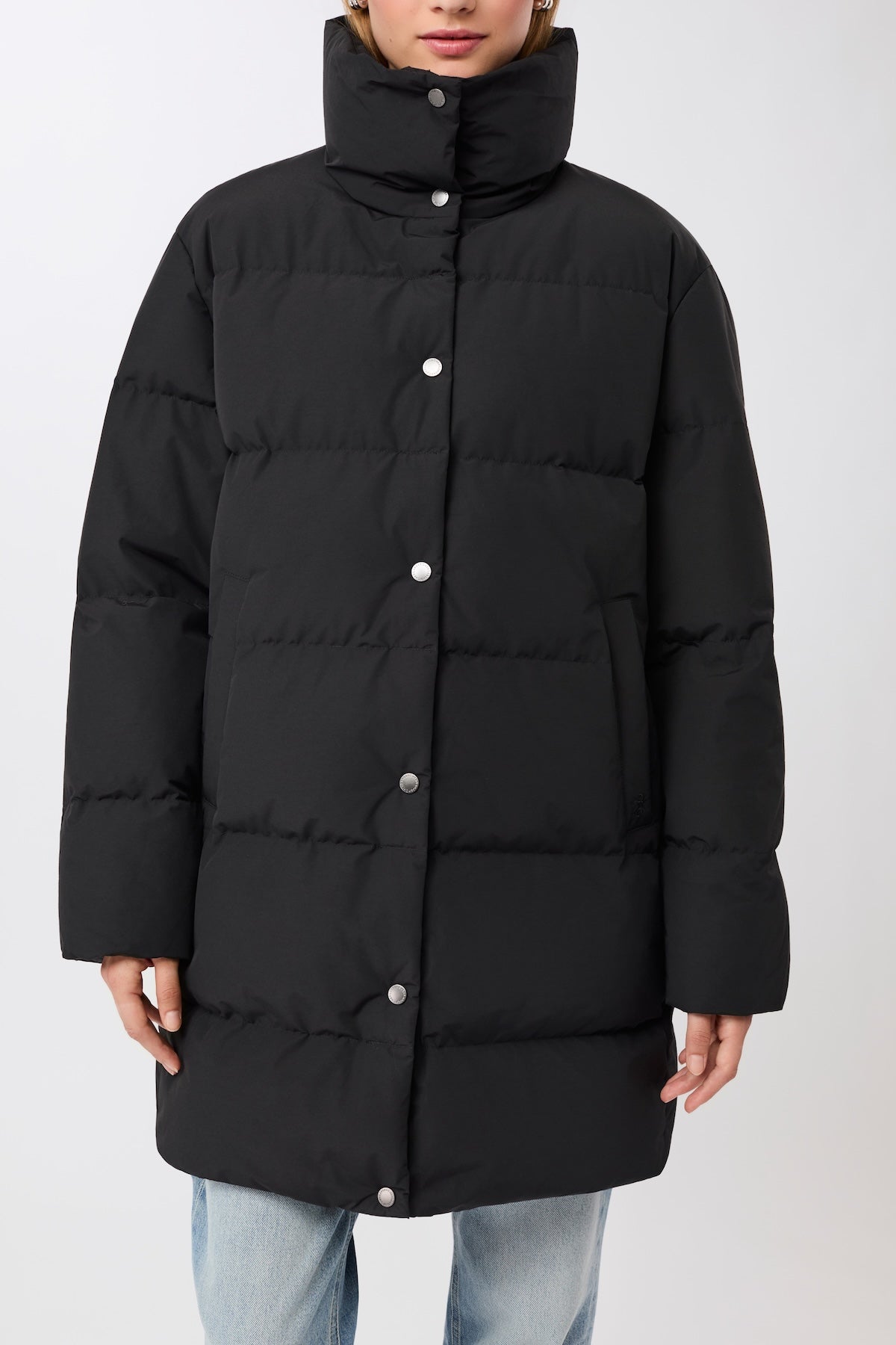 langerchen-jacke-mit-stehkragen-aus-eco-daune-kurze-jacke-black image 2