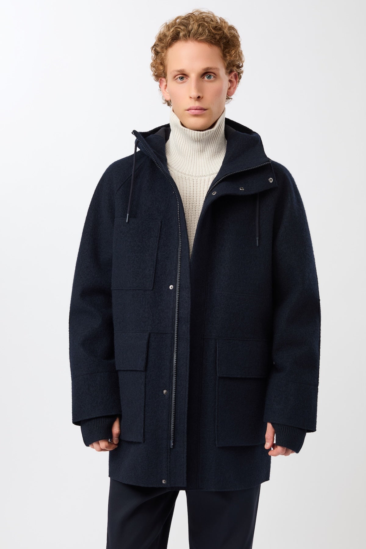langerchen-parka-aus-techno-felt-mit-gro-en-taschen-navy image 8