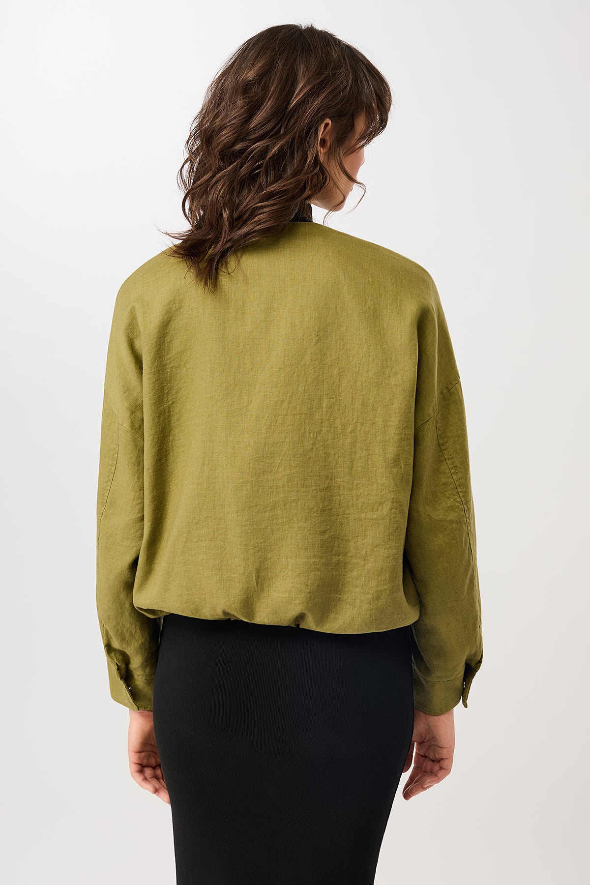 langerchen-rundhals-bomberjacke-mit-leistentasche-green-olive image 4