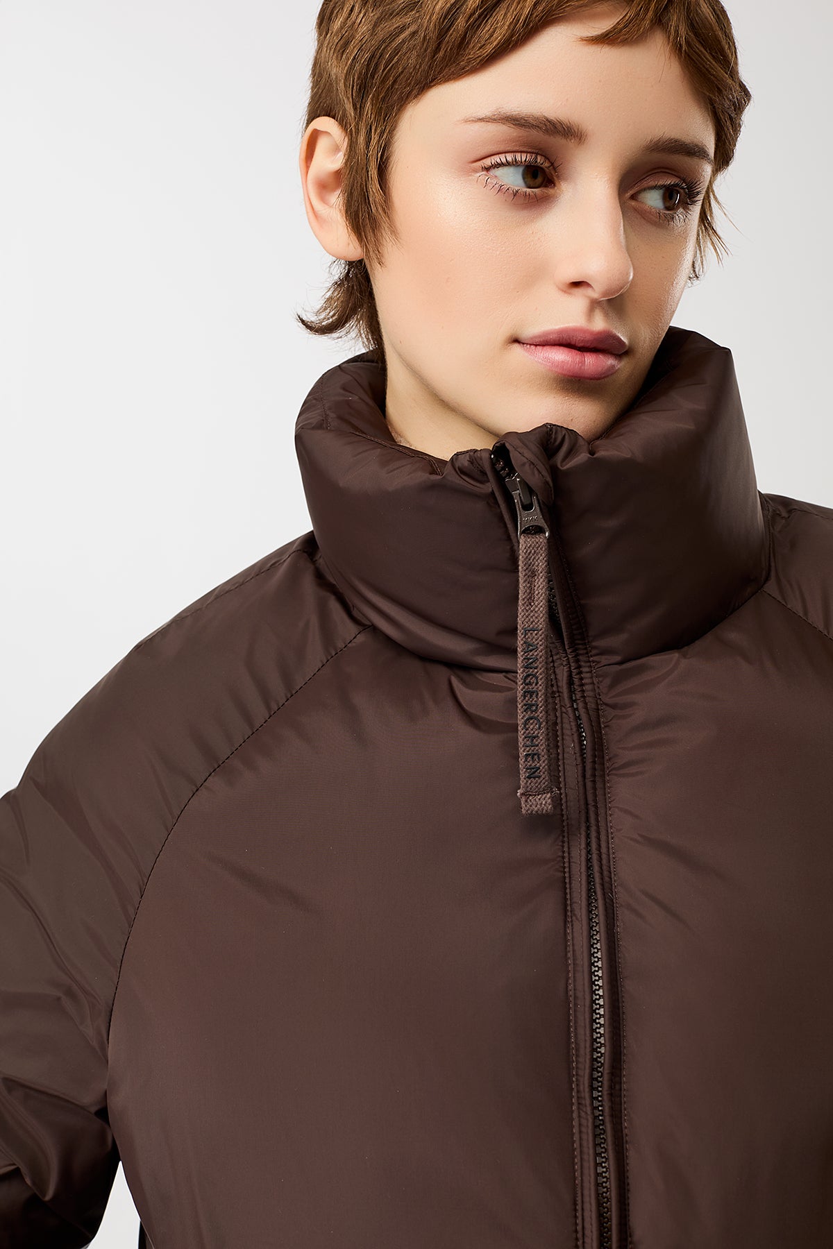 langerchen-lightweight-jacke-aus-eco-daune-coffee-braun image 4